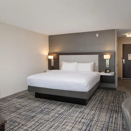 Hampton Inn & Suites Manteca-3