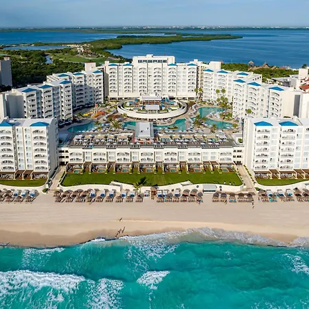 Hilton Cancun Mar Caribe All-Inclusive Resort-3