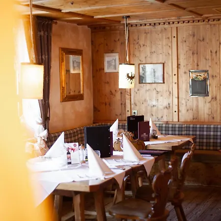 Hotel Schwarzer Adler-2