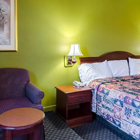 Rodeway Inn Vicksburg-3