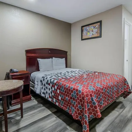 Super 8 By Wyndham Waco North I-35-3