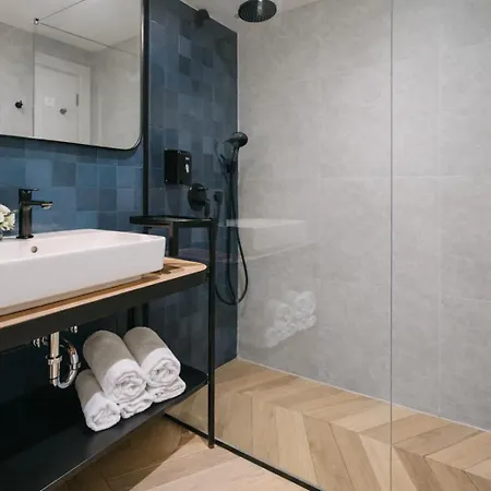 Hotel Hedonic-3