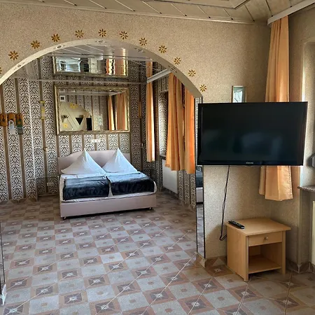 Central Hotel-2
