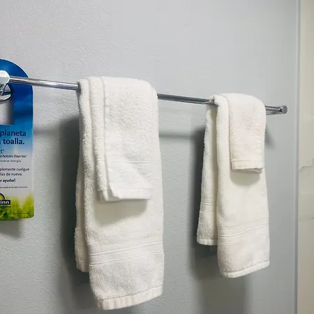 Days Inn & Suites By Wyndham Lexington-2