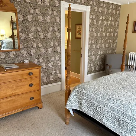 Hudson Manor Bed & Breakfast-3