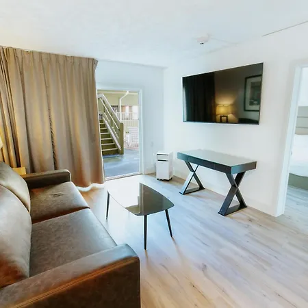 Surfer Beach Hotel-2