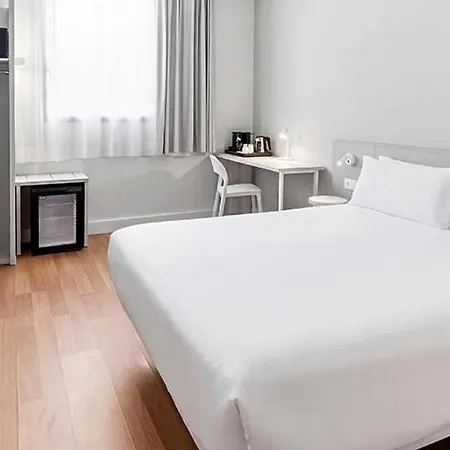 B&B HOTEL Barcelona Mataro-3