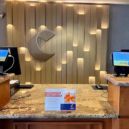 Comfort Inn & Suites Boulder-3
