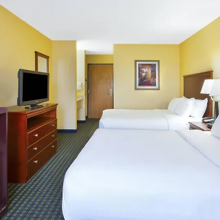Quality Inn Marshall Near I-69-3