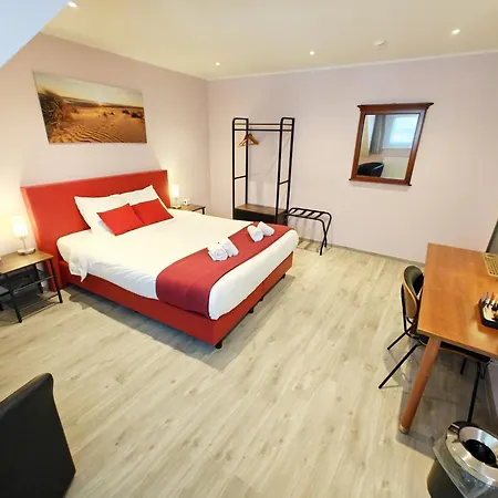 Hotel Cardiff-2