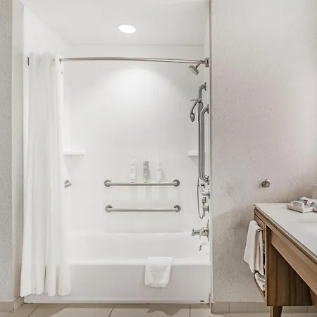 Home2 Suites By Hilton Queensbury Lake George-3