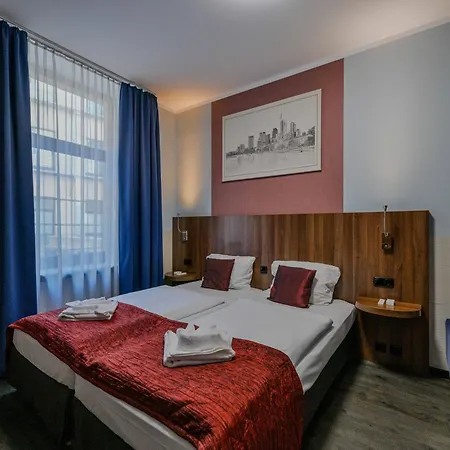Ramada By Wyndham Frankfurt Central Station-2