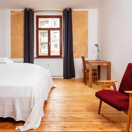 Künstlerzimmer im Kulturhaus Häselburg-2