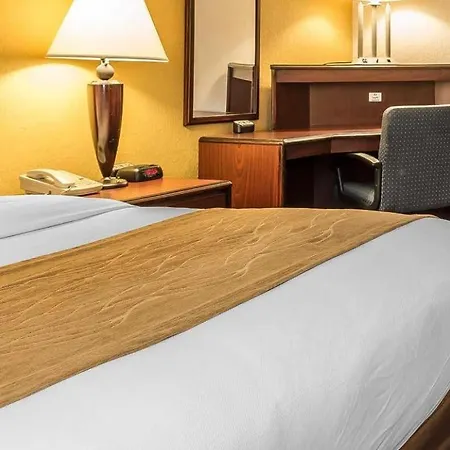 Quality Inn & Suites Zanesville City Center-2