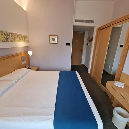 City Hotel-3
