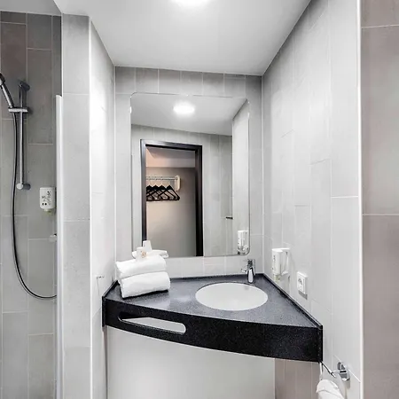 B&B Hotel Düsseldorf-Hbf-2