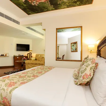 Hotel The Royal Plaza-2