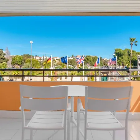 Holiday Inn Nice - Port St Laurent By Ihg-3