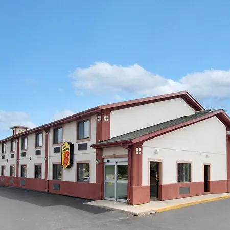 Super 8 By Wyndham Crystal Lake-2
