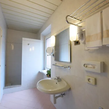 Hotel Button-2