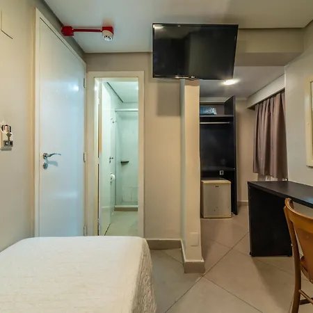 Minuano Hotel Express próx Orla Lago Guaíba, Mercado Público, 300 m Rodoviária-3