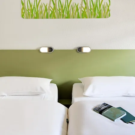 Ibis Budget Concarneau-3
