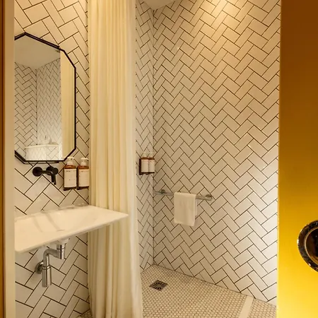 COQ Hotel Paris-3