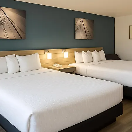 Rancho San Diego Inn & Suites-2