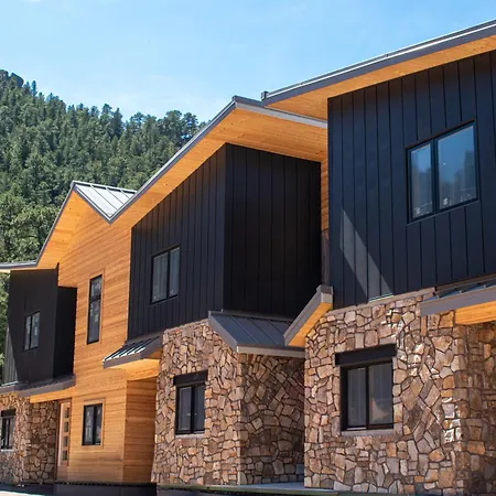 The Inn On Fall River & Fall River Cabins-2
