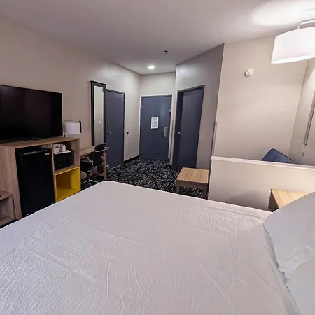 Days Inn & Suites By Wyndham Augusta Near Fort Eisenhower-3