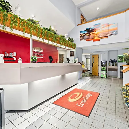 Econo Lodge London North-2