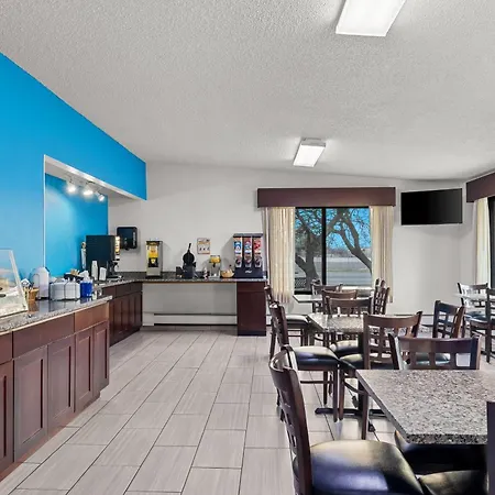 Days Inn By Wyndham Fond Du Lac-3