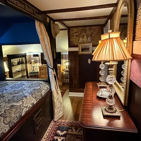 A Williamsburg White House Inn-2