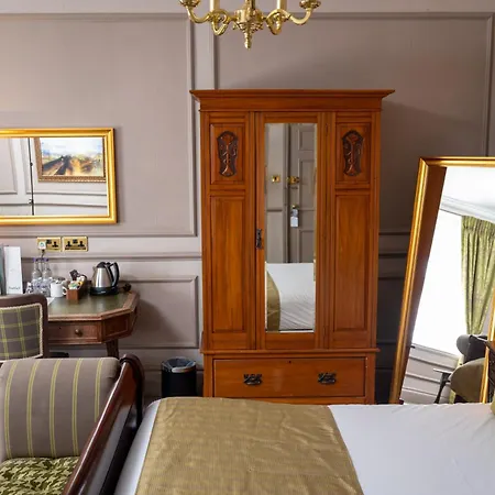 Cedars Inn By Greene King Inns-3
