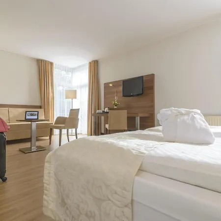 Best Western Plus Hotel Am Schlossberg-3