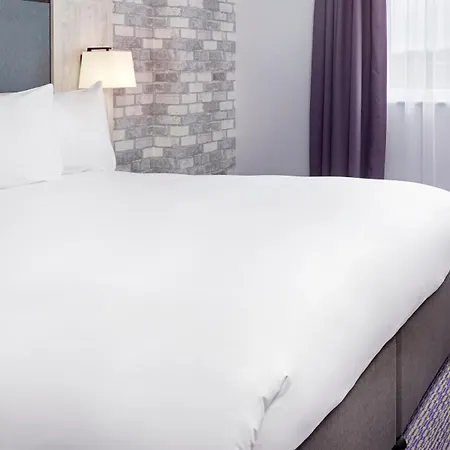 Leonardo Hotel Swindon-2