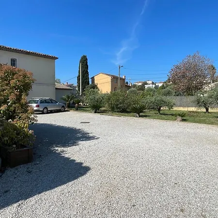 Chambre D'Hotes "La Bastide Des Eucalyptus"-2