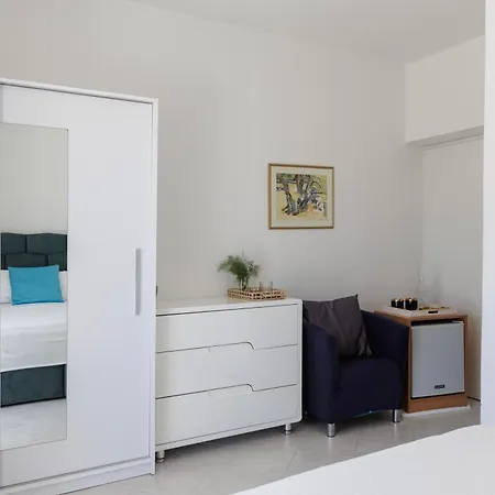 Villa Misita Elegant Seaview Rooms-3