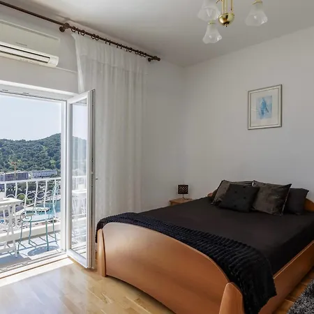 Villa Misita Elegant Seaview Rooms-2