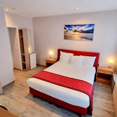 Hotel Cardiff-3