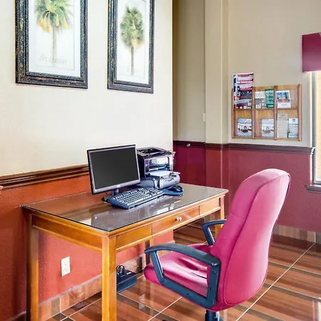 Econo Lodge Inn & Suites Eagle Pass-2