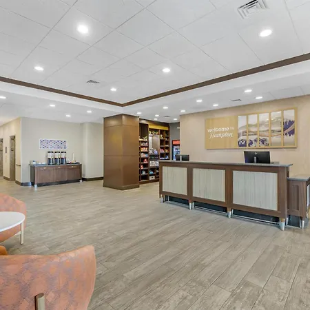 Hampton Inn & Suites Bend-2