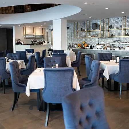 Royal Blue Hotel-3