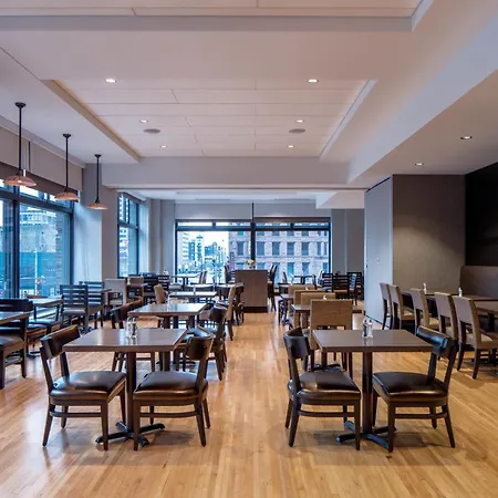 Embassy Suites By Hilton Minneapolis Downtown Hotel-2