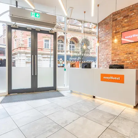 Easyhotel Birmingham-3