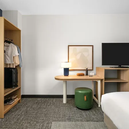 Spark By Hilton Grand Rapids-2