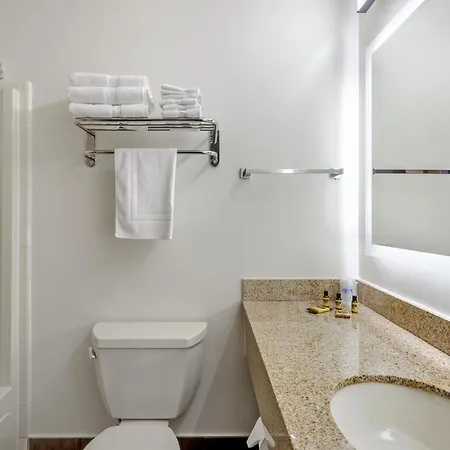 Best Western Plus Meridian-3