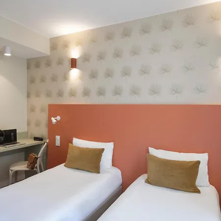 Hotel Du Midi-3
