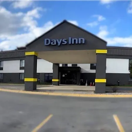 Days Inn By Wyndham Fargo - West Acres-2