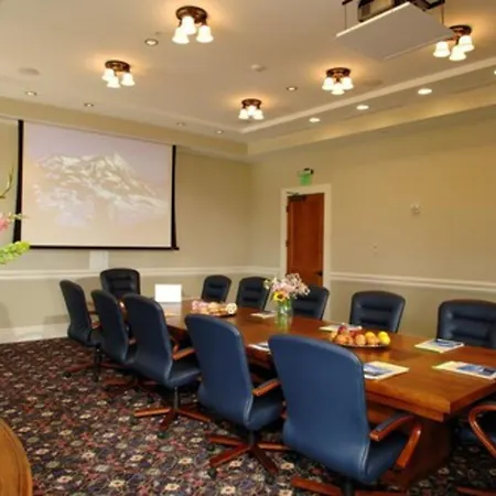The Lodge At Mountaineer Square, A Vail Resorts Property-2
